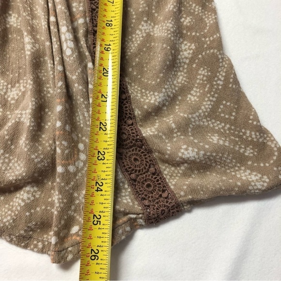 O’NEILL Brown Boho Flowy V-Neck Babydoll Top With Crochet Detailing Size Medium - Picture 11 of 12